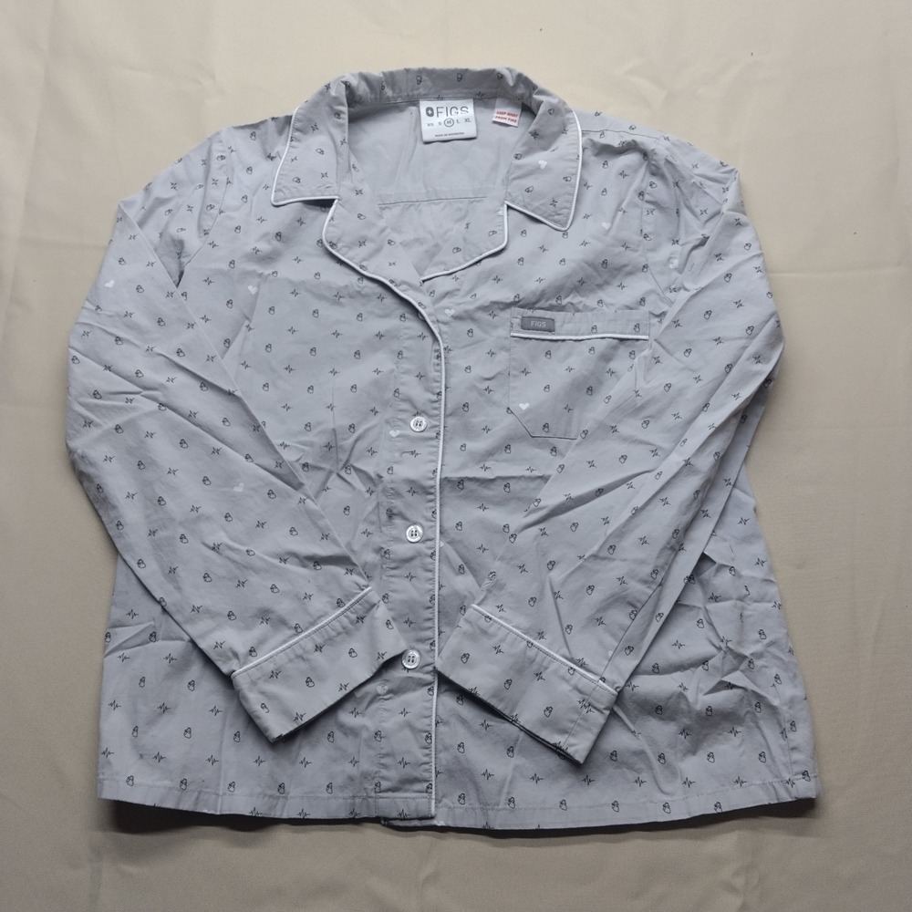 Figs Scrub Top Womens Medium Grey Heartbeat Anatomical Heart Long Sleeve Button